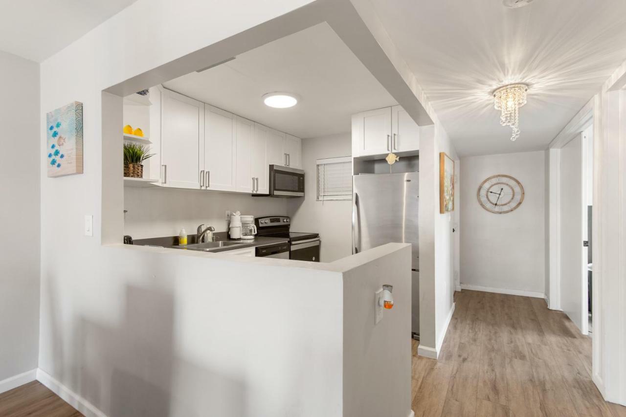 2 Bedroom 2 Bath With Patio On 11Th Collins Ave Miami Beach Kültér fotó