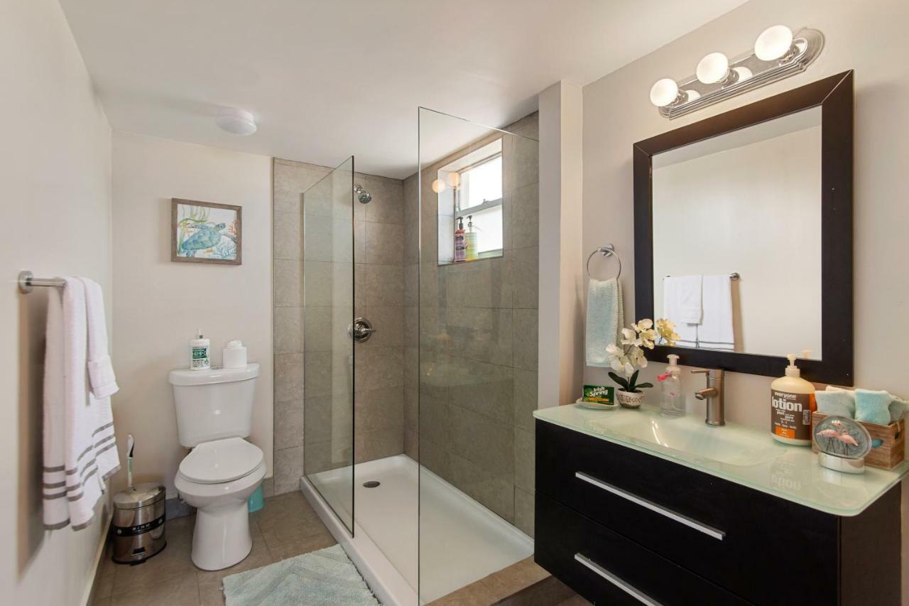 2 Bedroom 2 Bath With Patio On 11Th Collins Ave Miami Beach Kültér fotó